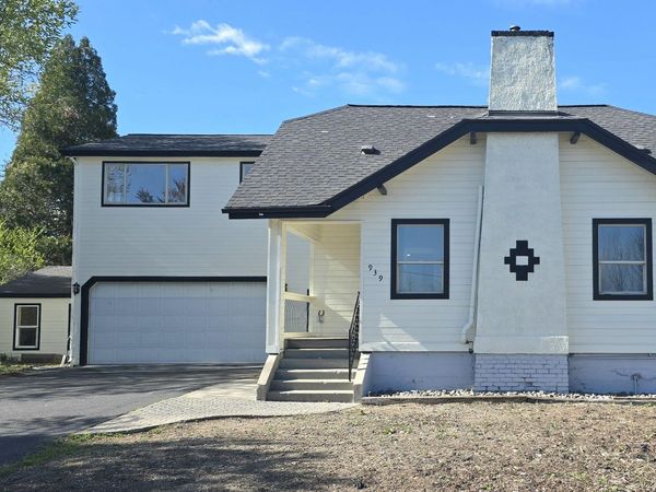 939 N Alameda Avenue, Klamath Falls, OR 97601