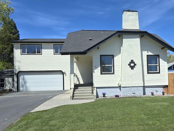 939 N Alameda Avenue, Klamath Falls, OR 97601