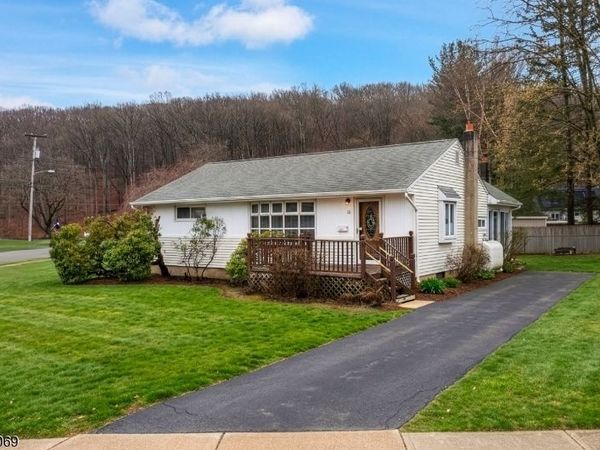 18 Dickerson Mine Rd, Mine Hill, NJ 07803