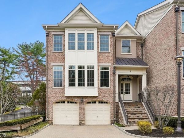 6 Howland Ter, Morris, NJ 07960