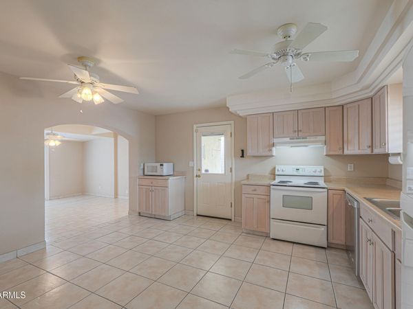 2139 E BETTY ELYSE Lane, Phoenix, AZ 85022