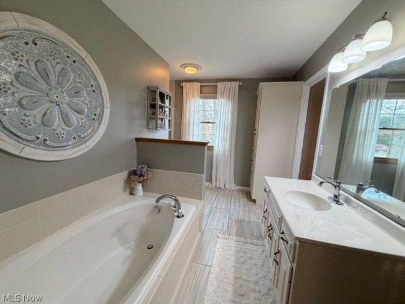 1131 Millbrook Square NE, Bolivar, OH 44612 Photo 19