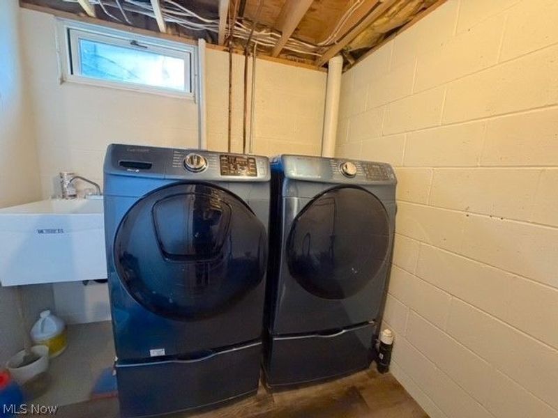 1131 Millbrook Square NE, Bolivar, OH 44612 Photo 32