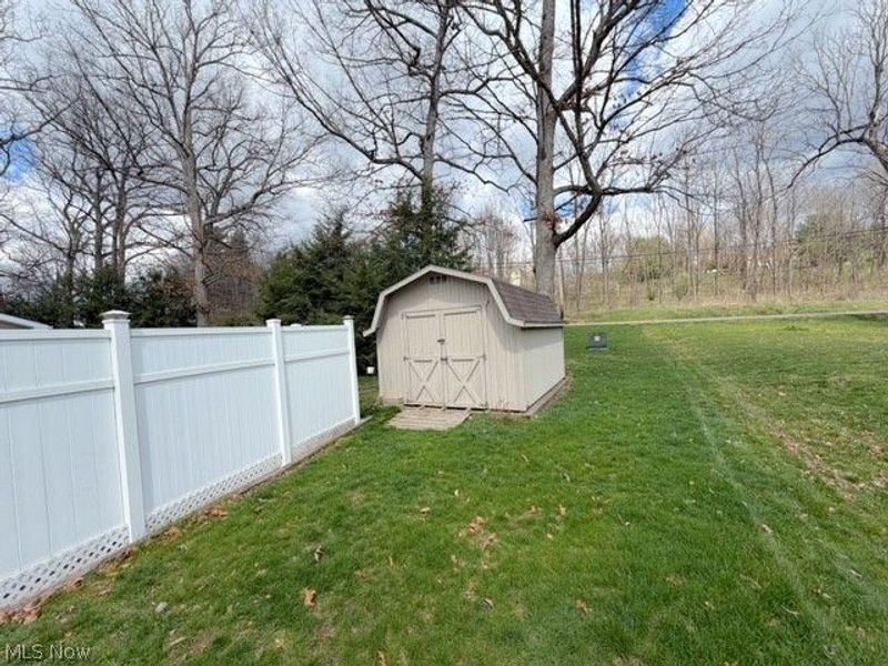 1131 Millbrook Square NE, Bolivar, OH 44612 Photo 45