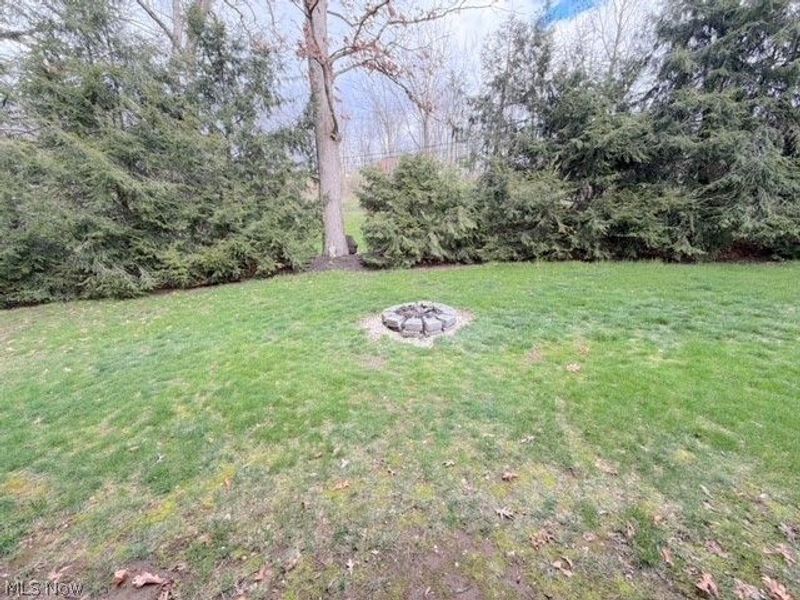 1131 Millbrook Square NE, Bolivar, OH 44612 Photo 46