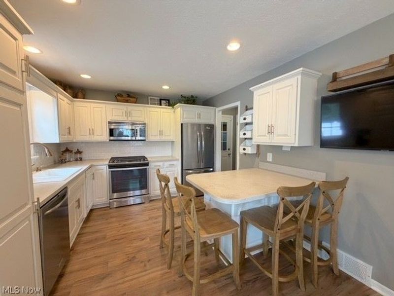 1131 Millbrook Square NE, Bolivar, OH 44612 Photo 9