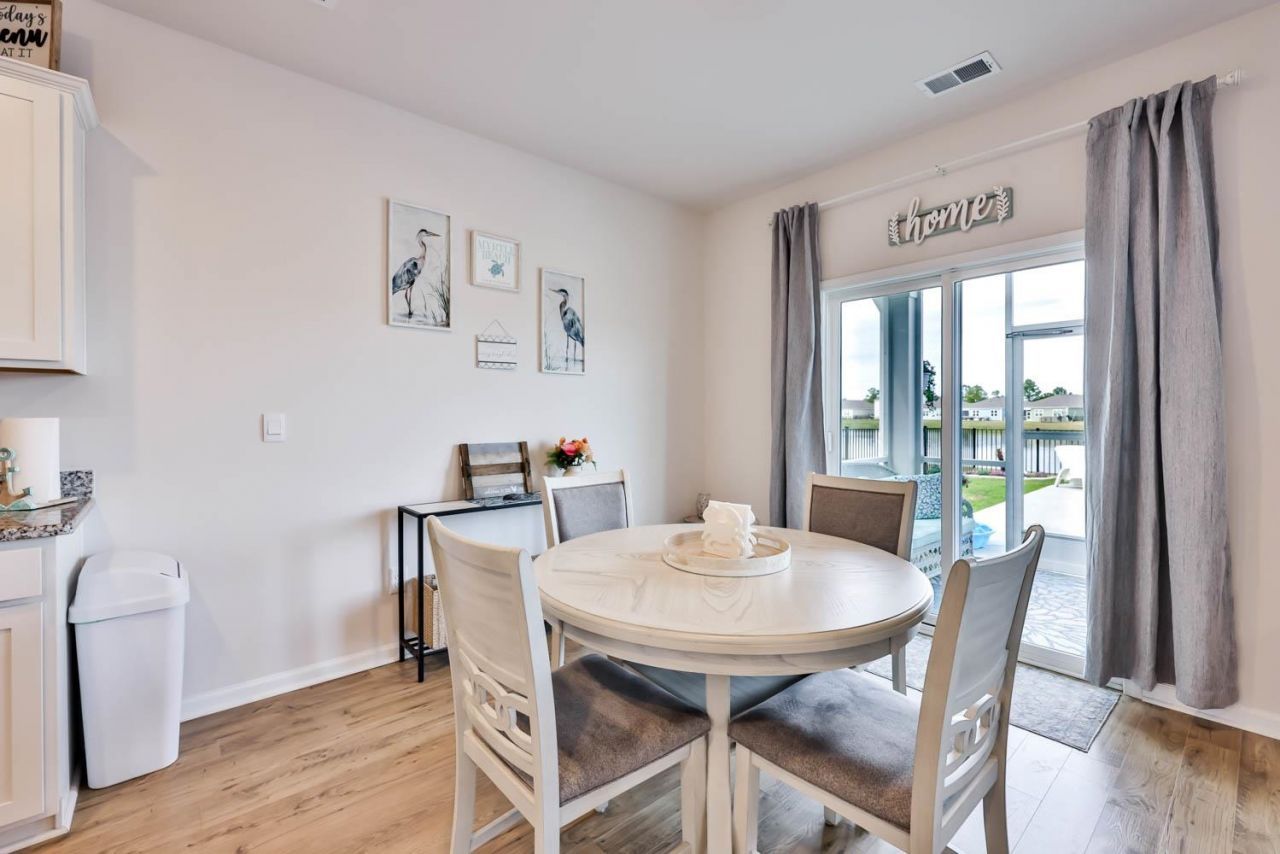 3661 Bells Lake Circle  Photo 13