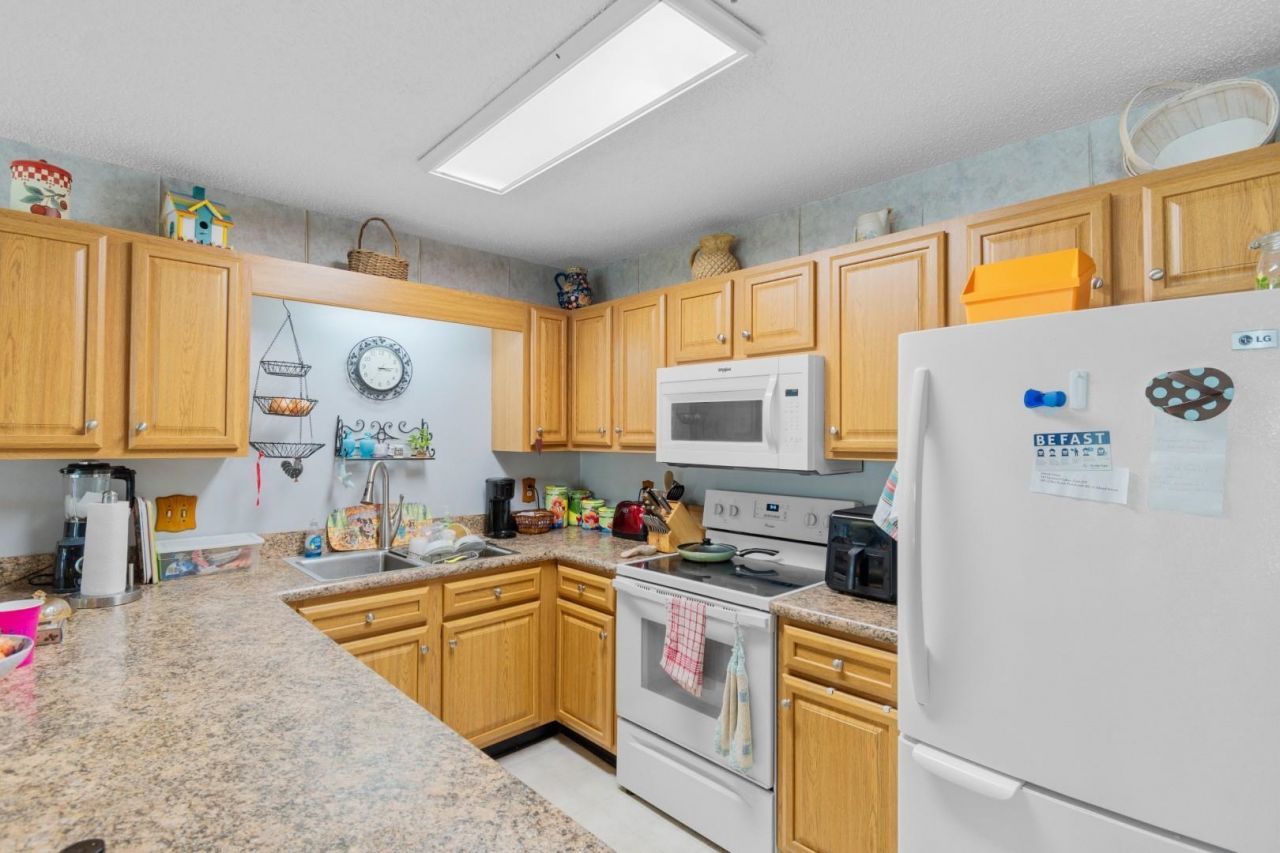 510 Fairwood Lakes Dr.  Photo 5