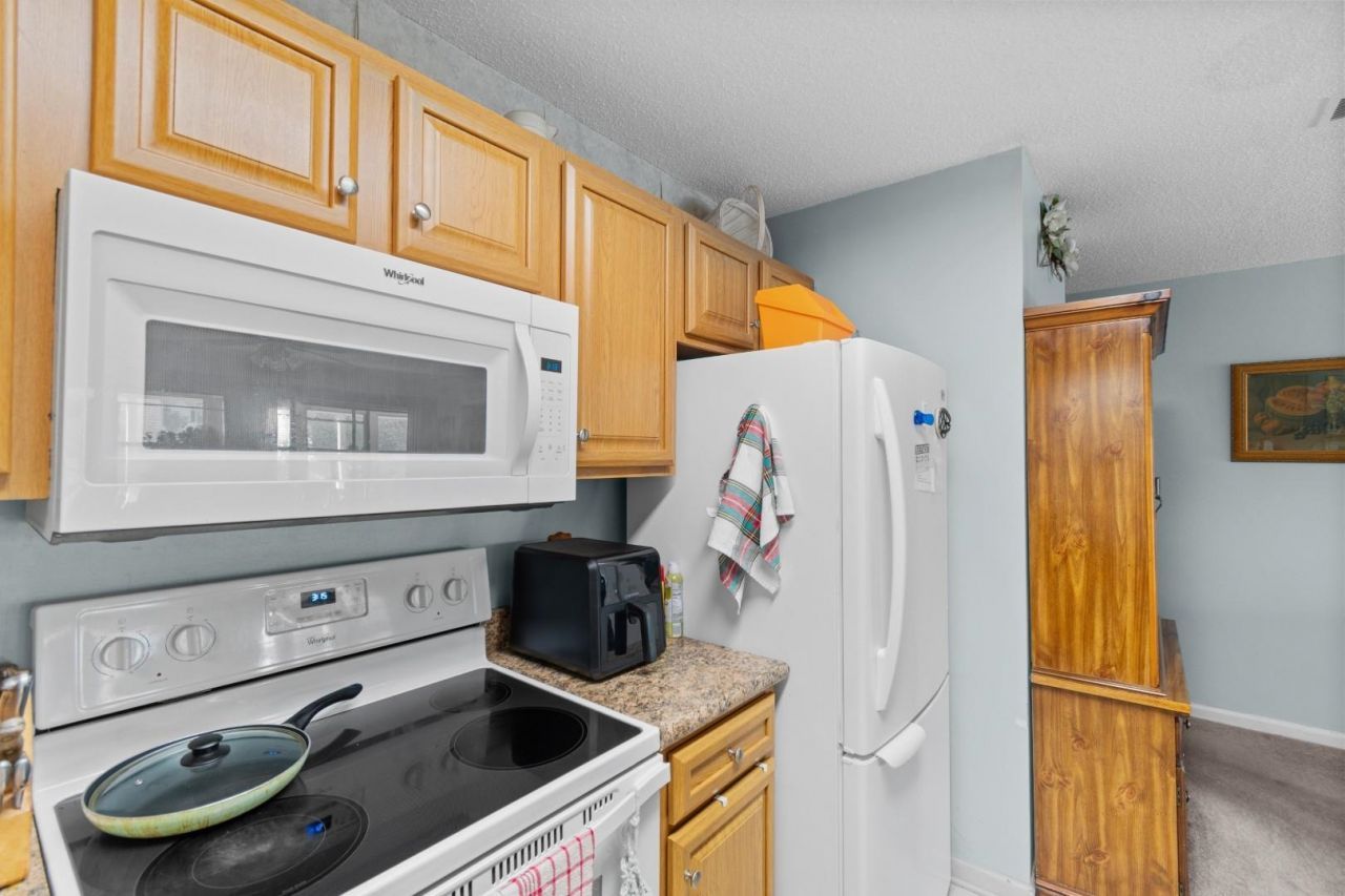 510 Fairwood Lakes Dr.  Photo 8