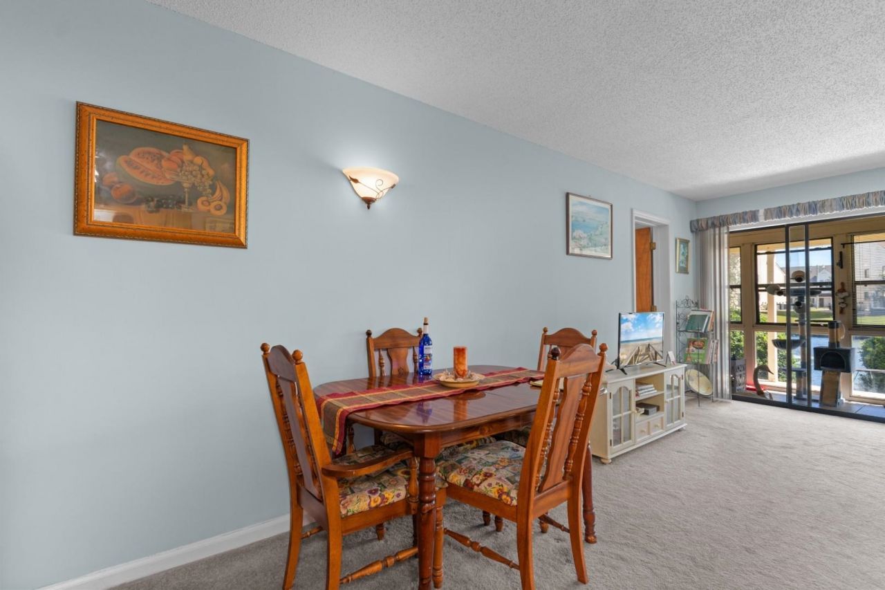 510 Fairwood Lakes Dr.  Photo 9