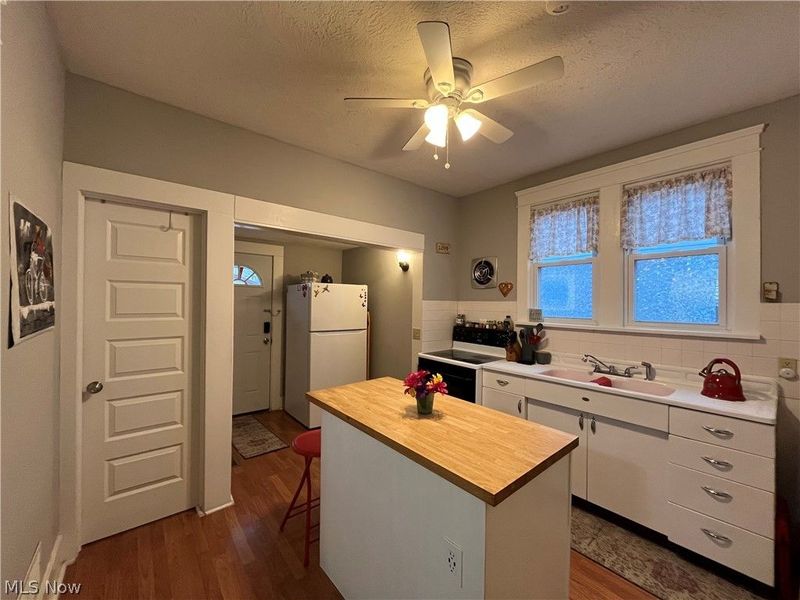 670 Thayer Street , Akron, OH 44310 Photo 11