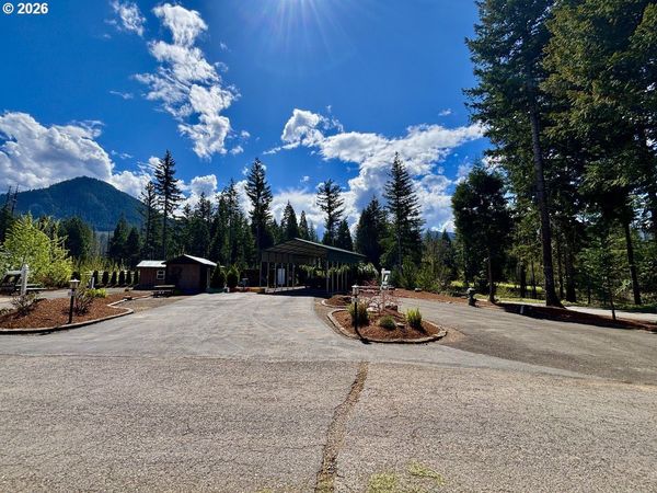54432 MCKENZIE HWY, Unit 41, Blue River, OR 97413
