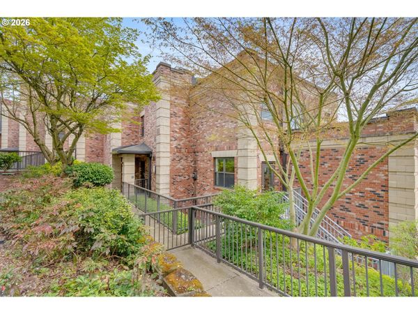 2430 NW WESTOVER RD, Unit 1-202, Portland, OR 97210