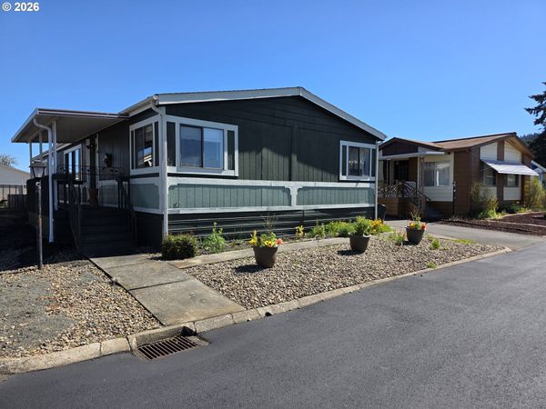 1200 E CENTRAL AVE, Unit 30, Sutherlin, OR 97479