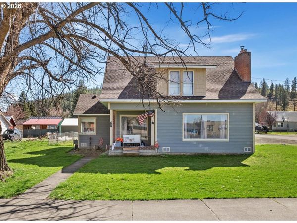 206 W 1ST ST, Wallowa, OR 97885