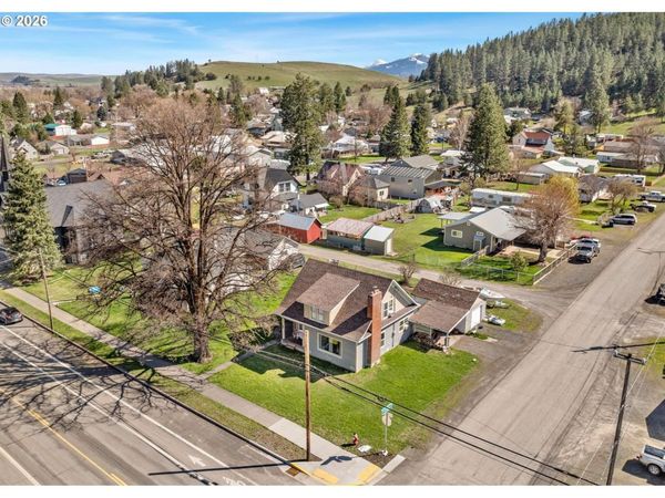 206 W 1ST ST, Wallowa, OR 97885