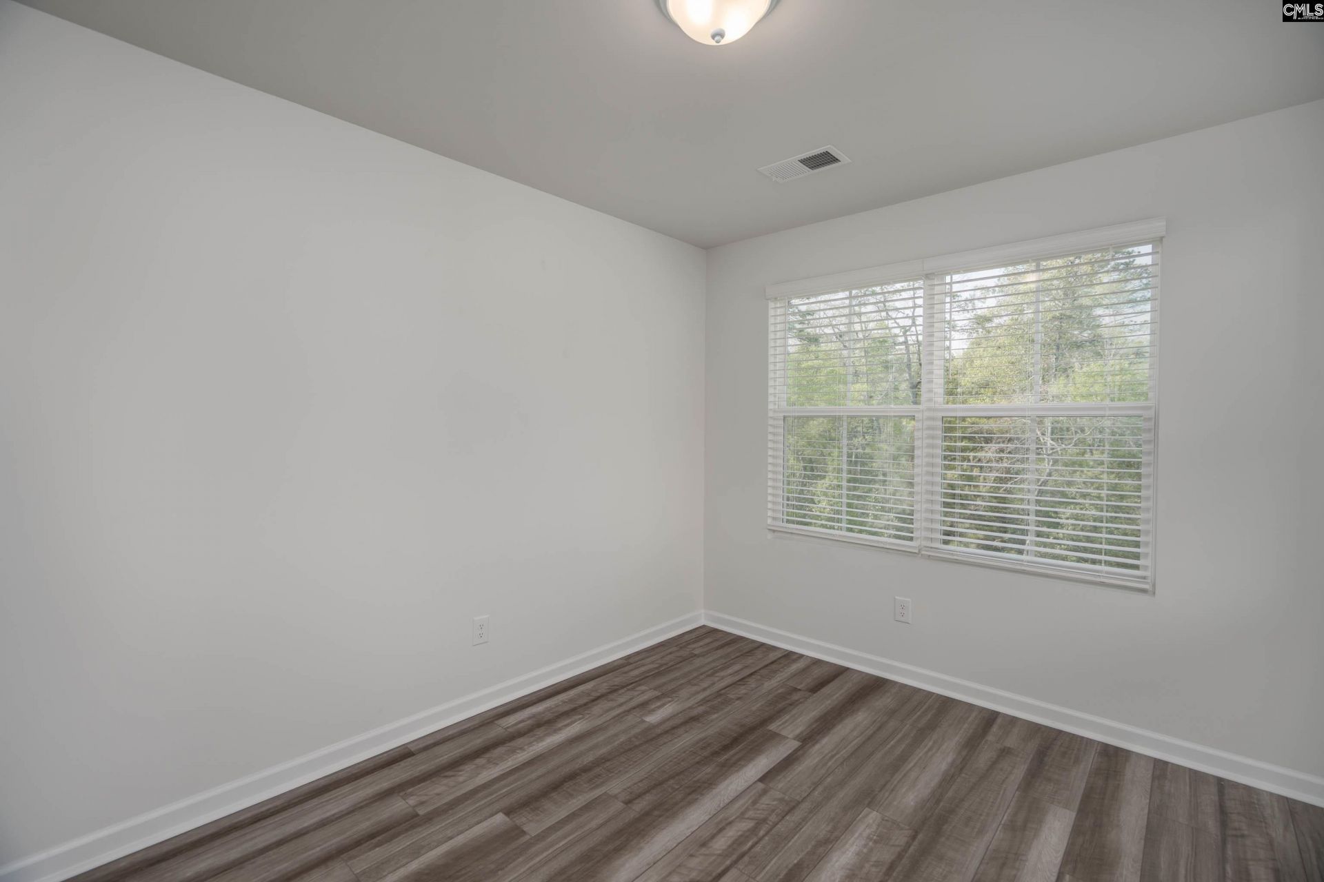 536 Kingfisher Court Photo 26