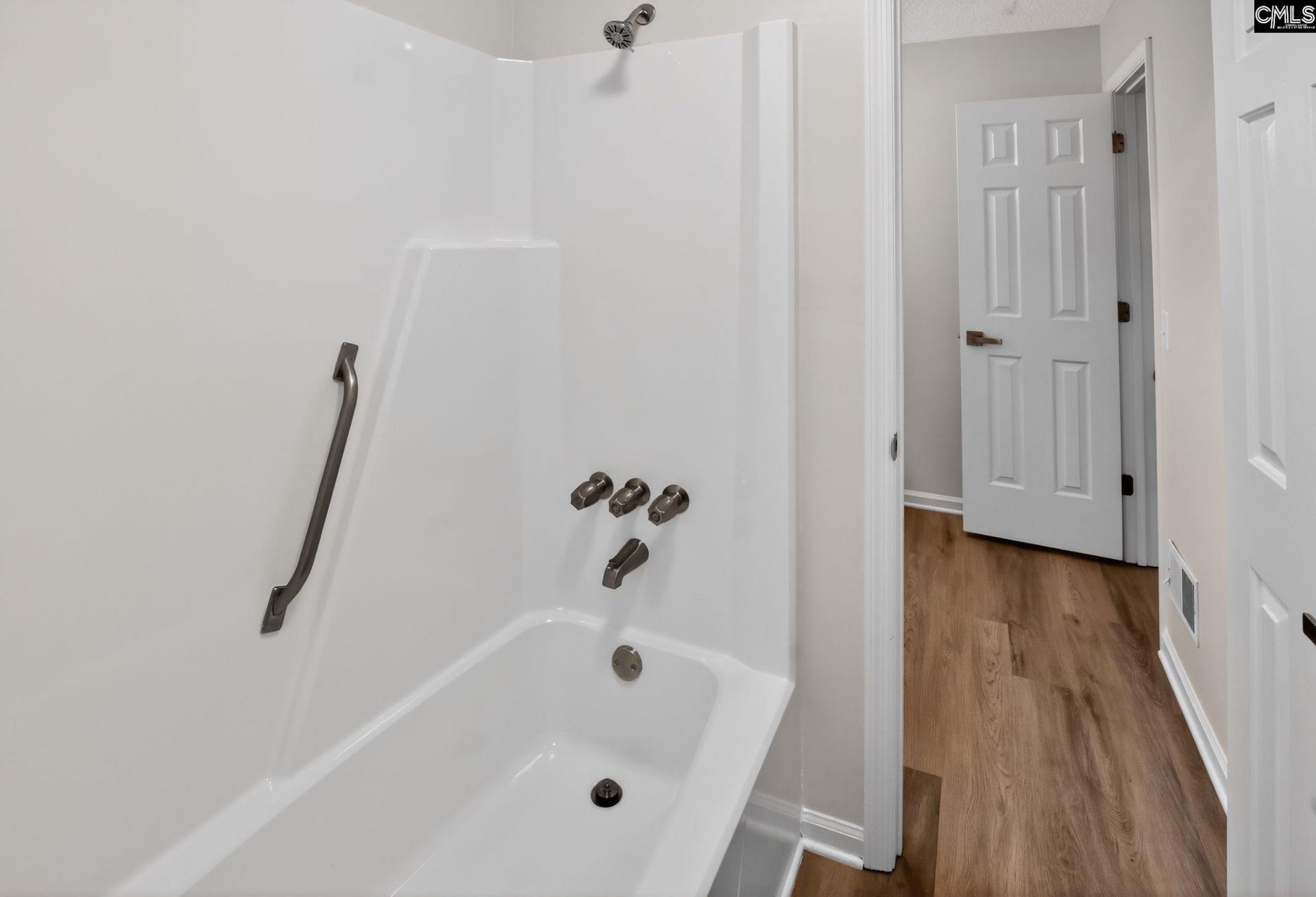 223 Hermitage Road Photo 11