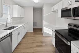 223 Hermitage Road photo 4