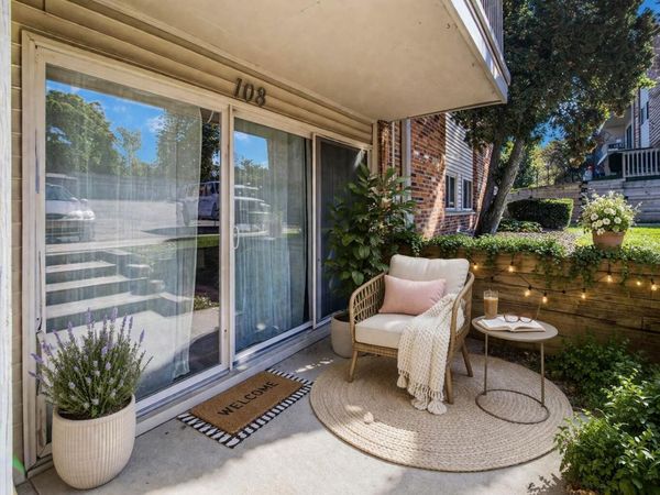 742 W Kilgore Road, Unit 108, Kalamazoo, MI 49008