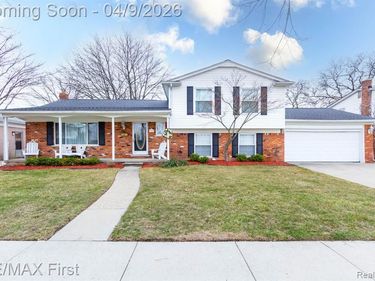 11432 Meadowbrook Drive, Warren, MI 48093