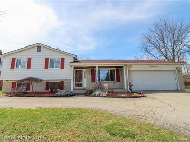 6942 Leslee Crest Drive, West Bloomfield Twp, MI 48322