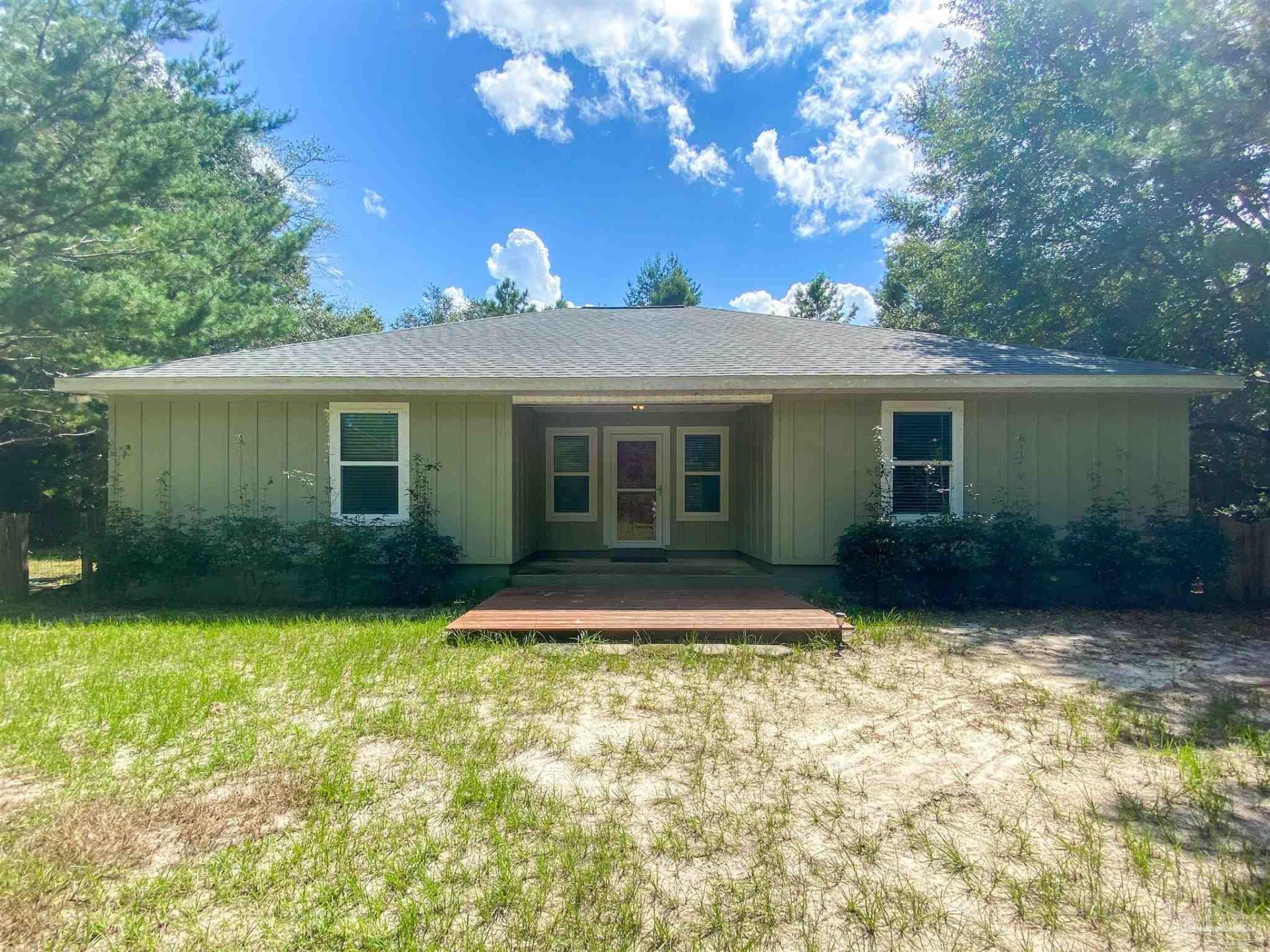 4700 Thoroughbred Dr, Milton, FL 32583 Main Photo