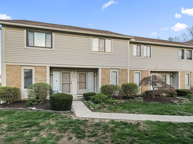 7522 Stone Lake Drive , Dublin, OH 43016 Photo 2