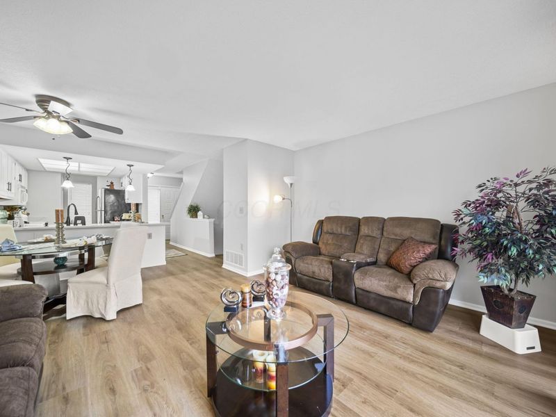 7522 Stone Lake Drive , Dublin, OH 43016 Photo 9