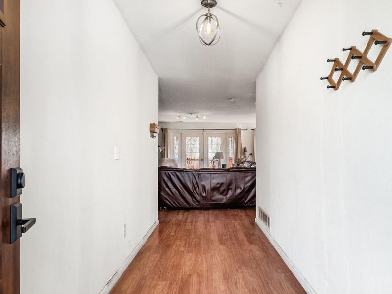 1650 Westbrook Drive, Columbus, OH 43223 Photo 3