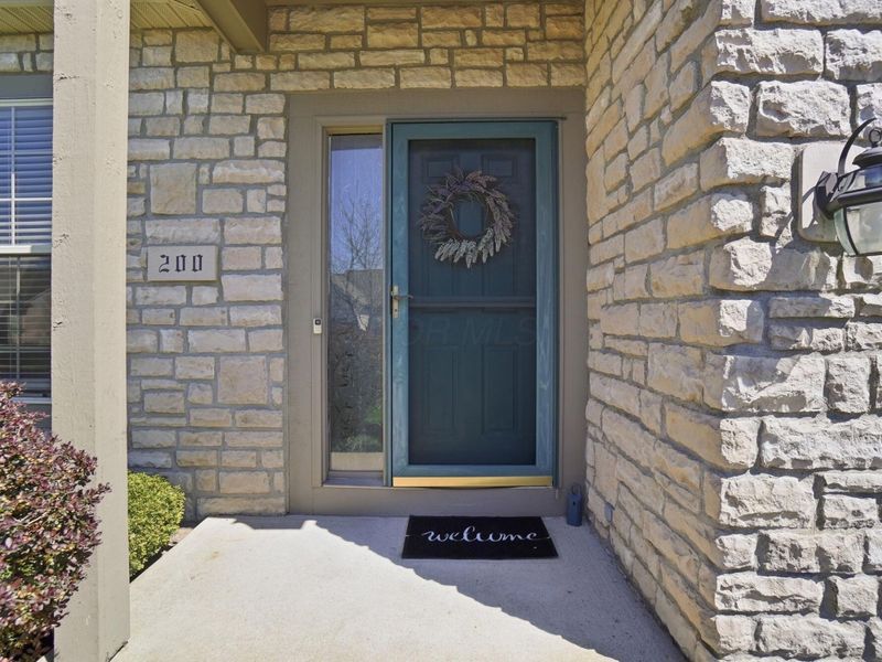 200 Pebble Creek Drive, Pataskala, OH 43062 Photo 3