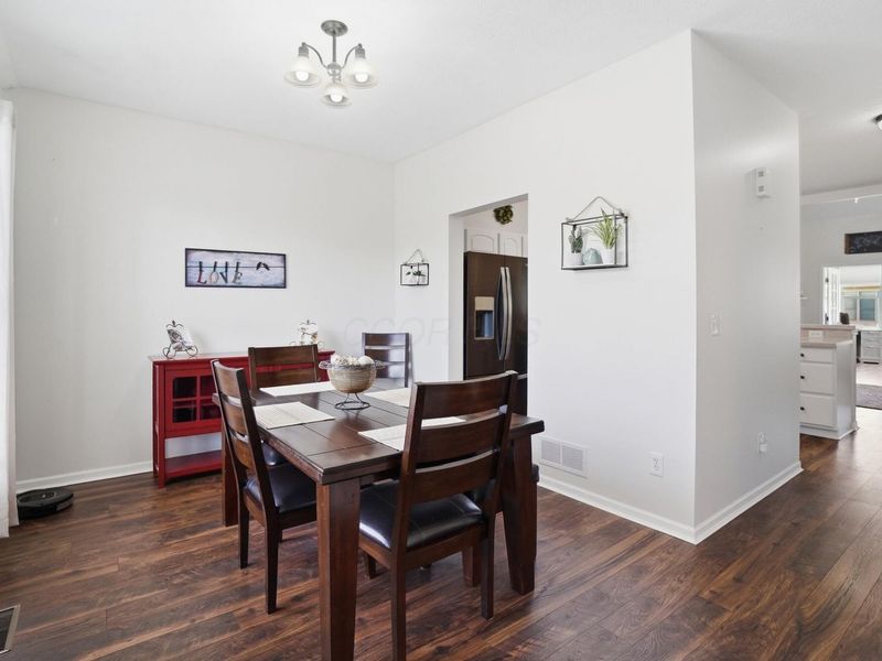 200 Pebble Creek Drive, Pataskala, OH 43062 Photo 5