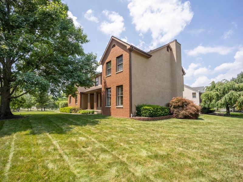 1392 Bingham Mills Drive, New Albany, OH 43054 Photo 2