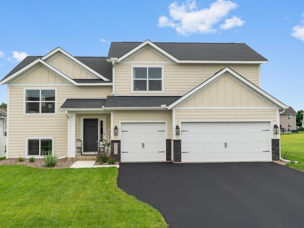 1581 Philipp Way , Shakopee, MN 55379