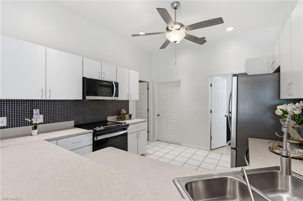 2118 Country Club Blvd, Cape Coral, FL 33990 Photo