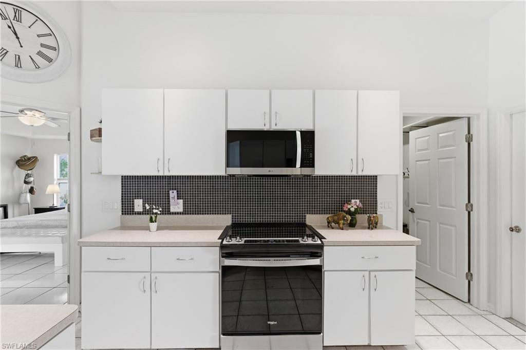 2118 Country Club Blvd, Cape Coral, FL 33990 Photo