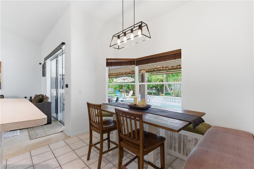 2118 Country Club Blvd, Cape Coral, FL 33990 Photo