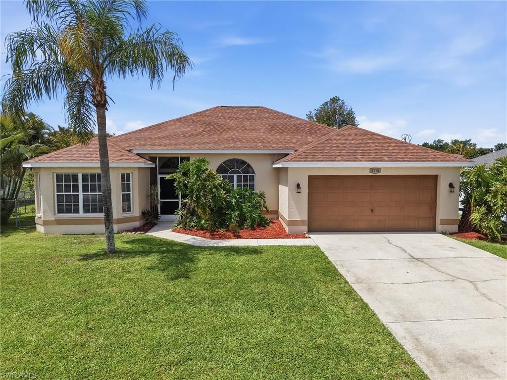 2118 Country Club Blvd, Cape Coral, FL 33990 Photo