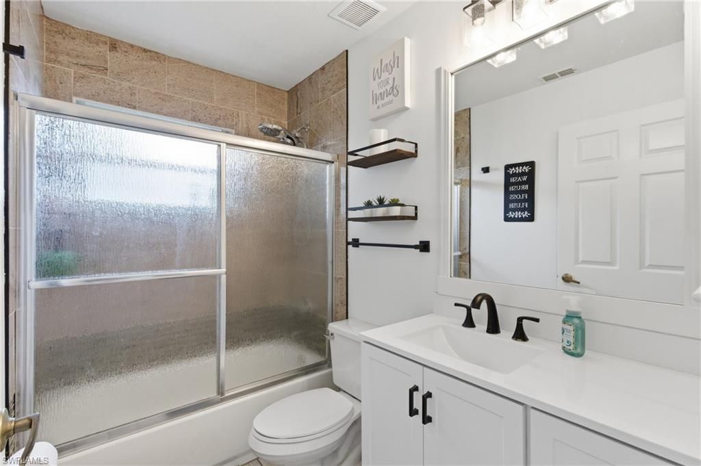 2118 Country Club Blvd, Cape Coral, FL 33990 Photo