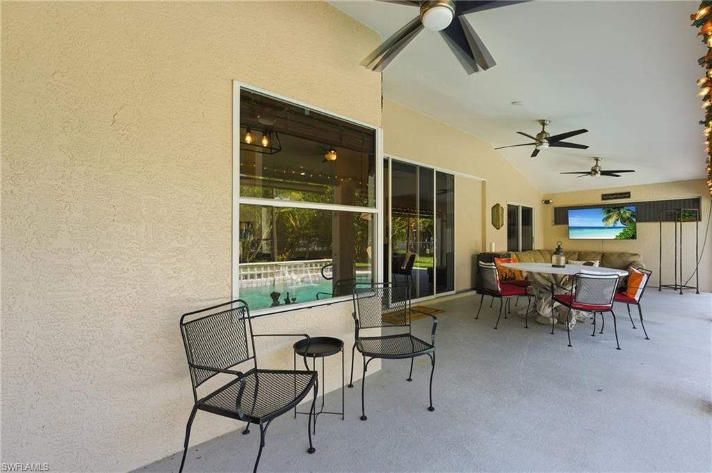 2118 Country Club Blvd, Cape Coral, FL 33990 Photo