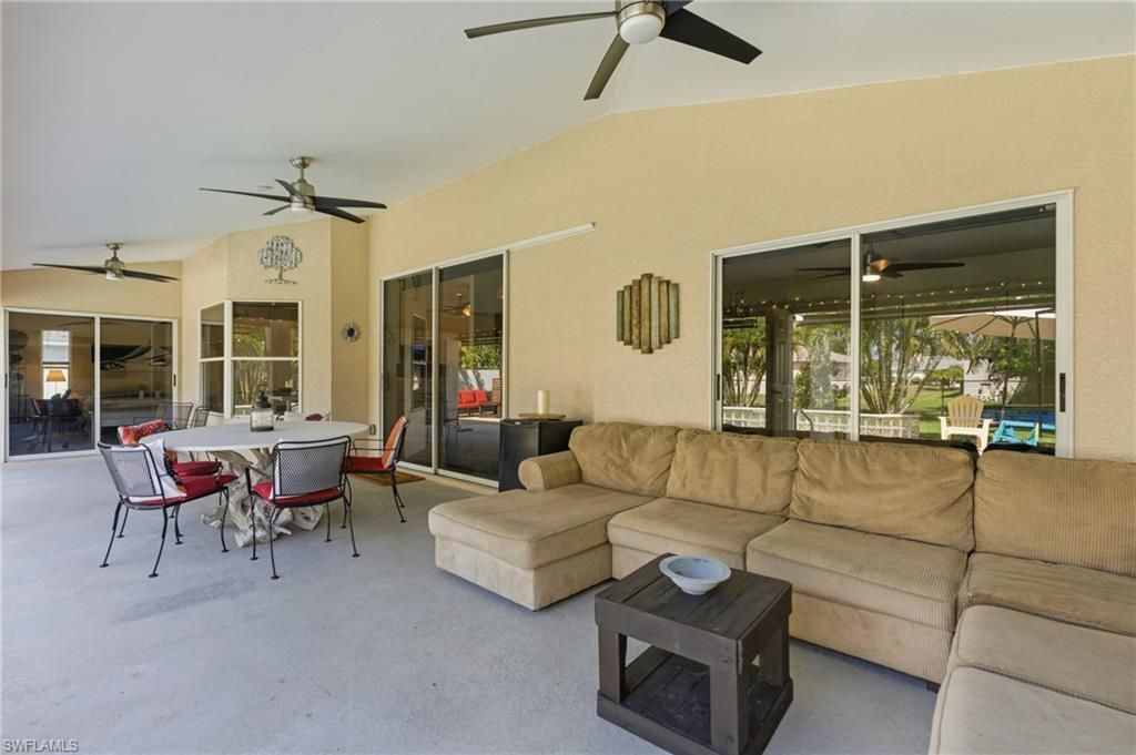 2118 Country Club Blvd, Cape Coral, FL 33990 Photo