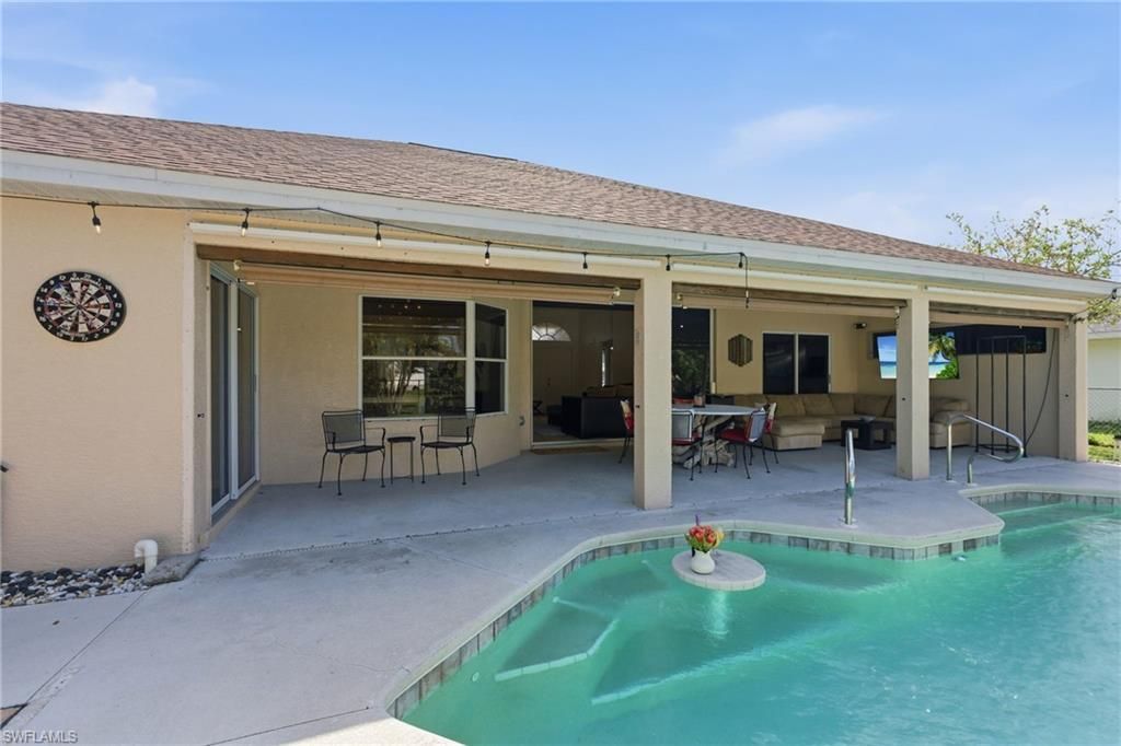 2118 Country Club Blvd, Cape Coral, FL 33990 Photo