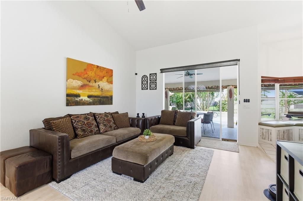 2118 Country Club Blvd, Cape Coral, FL 33990 Photo