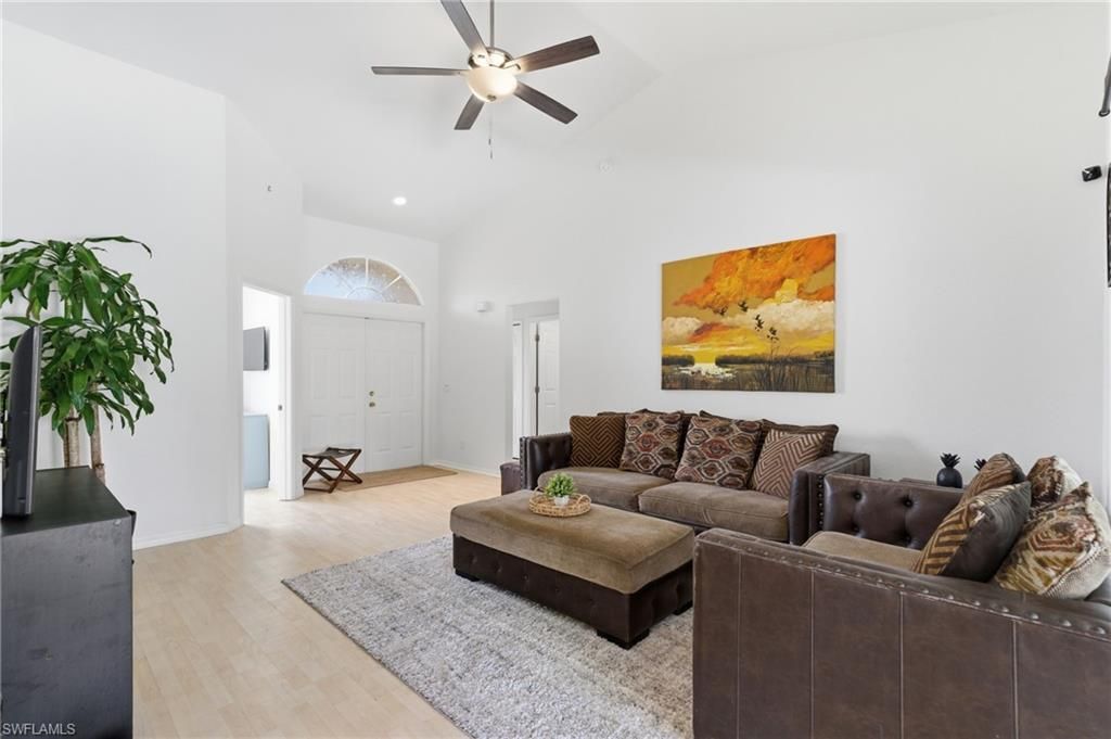 2118 Country Club Blvd, Cape Coral, FL 33990 Photo