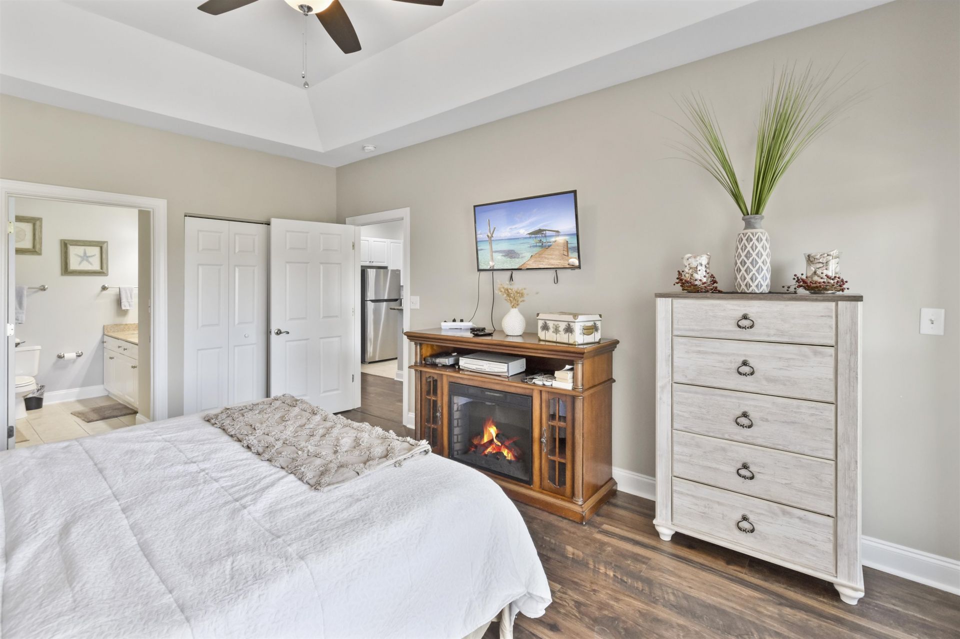 1033 World Tour Blvd.  Photo 11