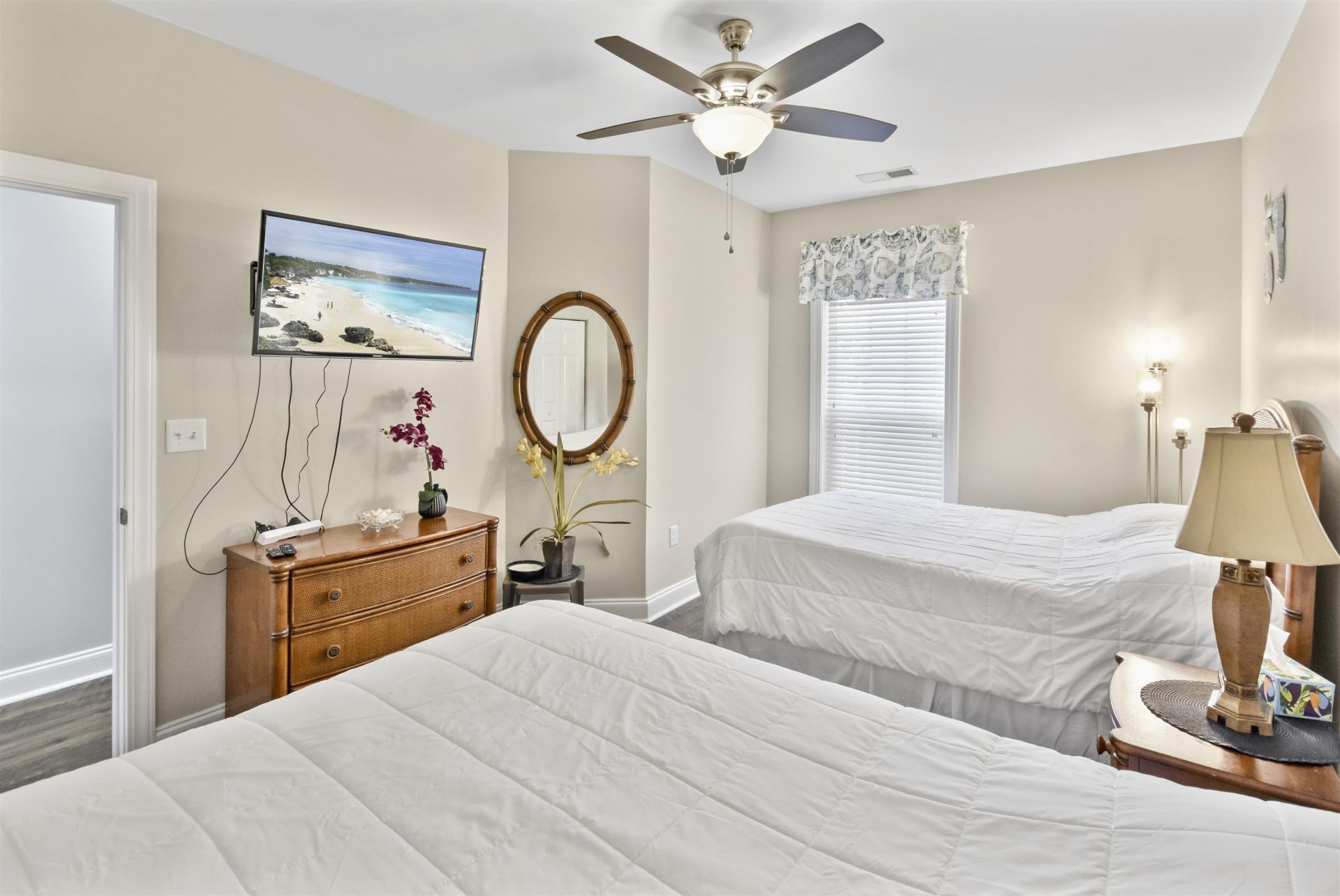 1033 World Tour Blvd.  Photo 16