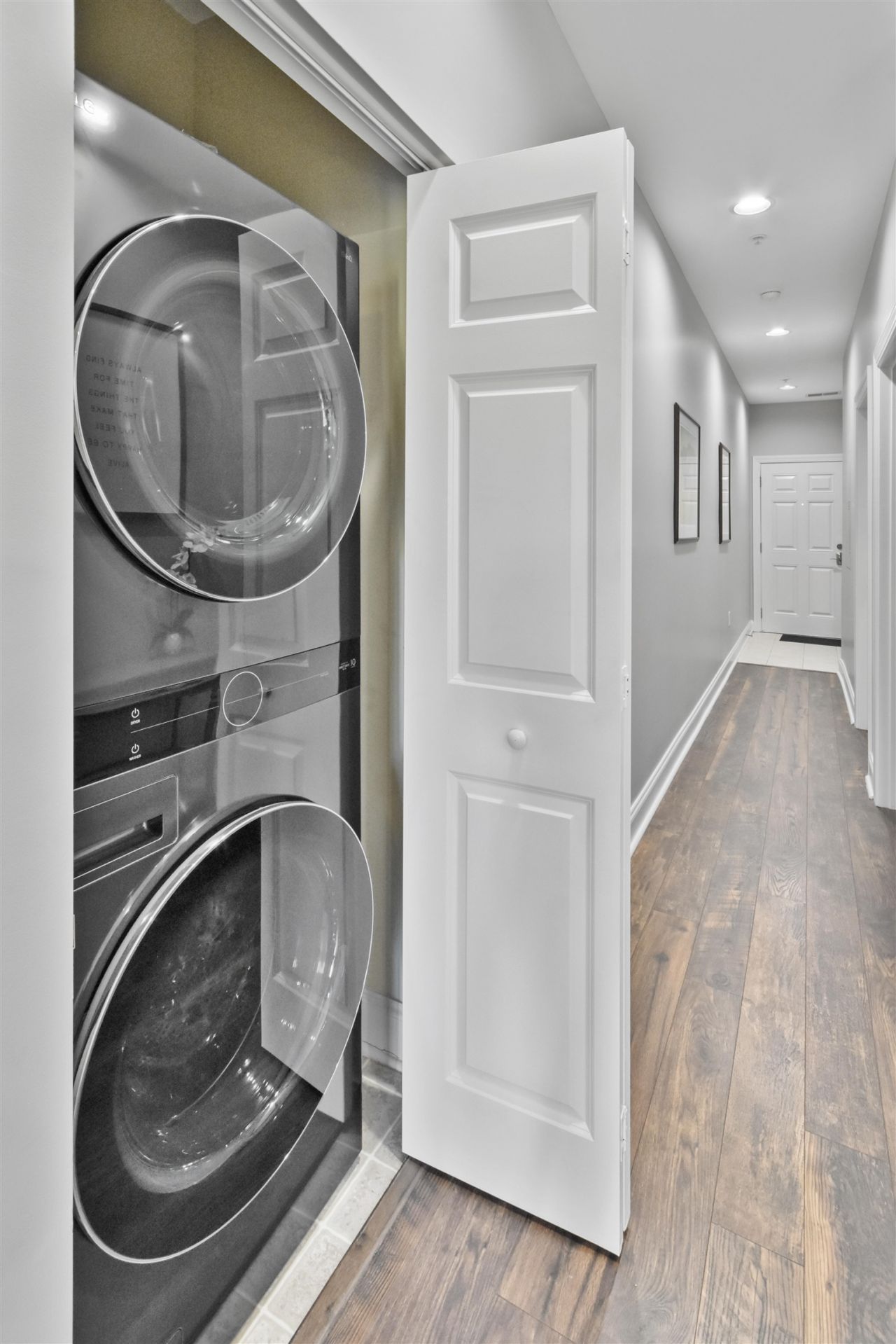 1033 World Tour Blvd.  Photo 23