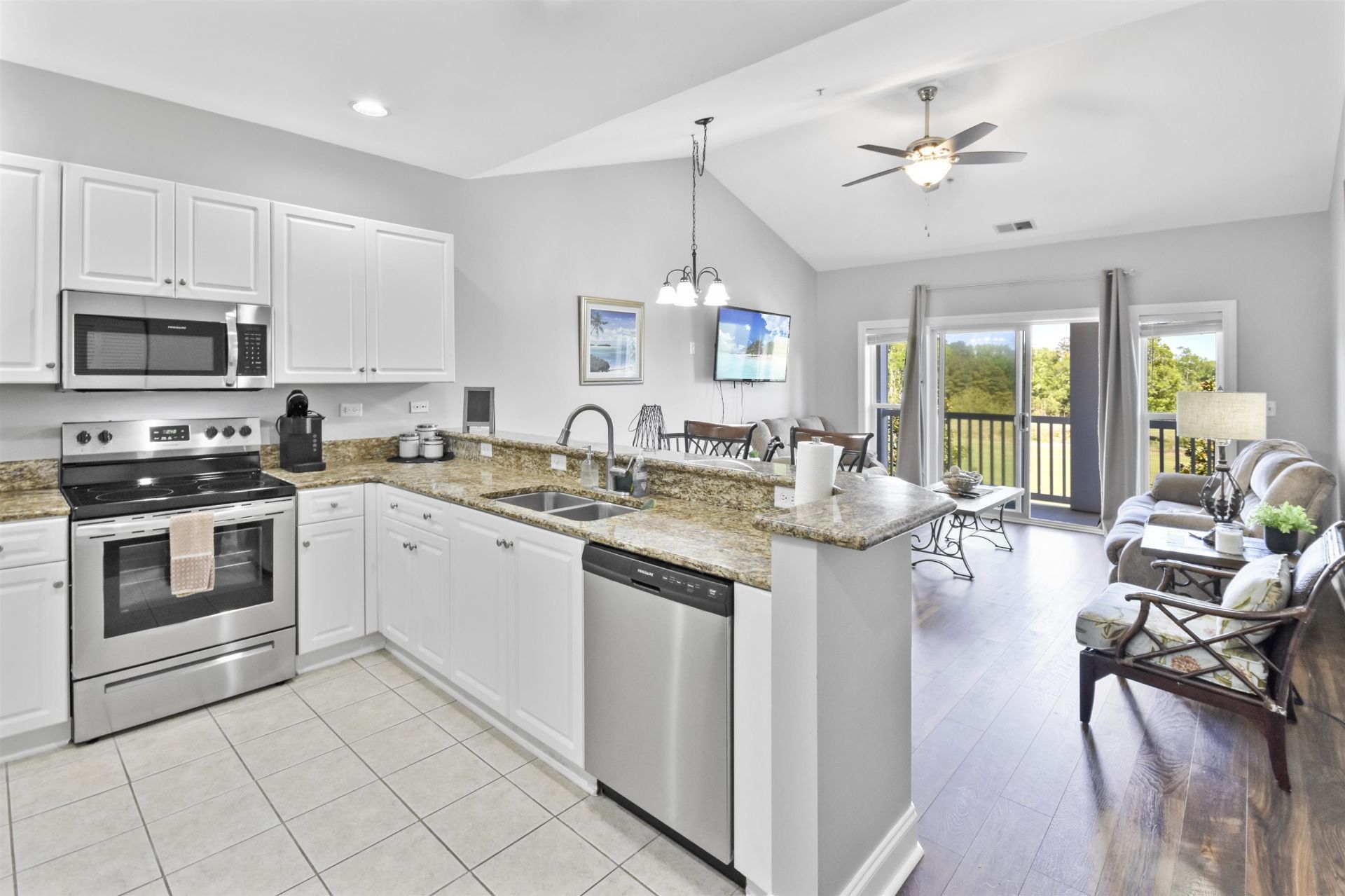 1033 World Tour Blvd.  Photo 6