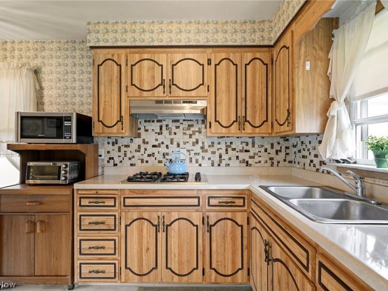 1849 Empire Road , Wickliffe, OH 44092 Photo 7