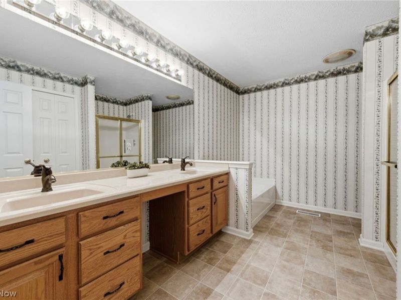 16249 Falmouth Drive, Strongsville, OH 44136 Photo 29